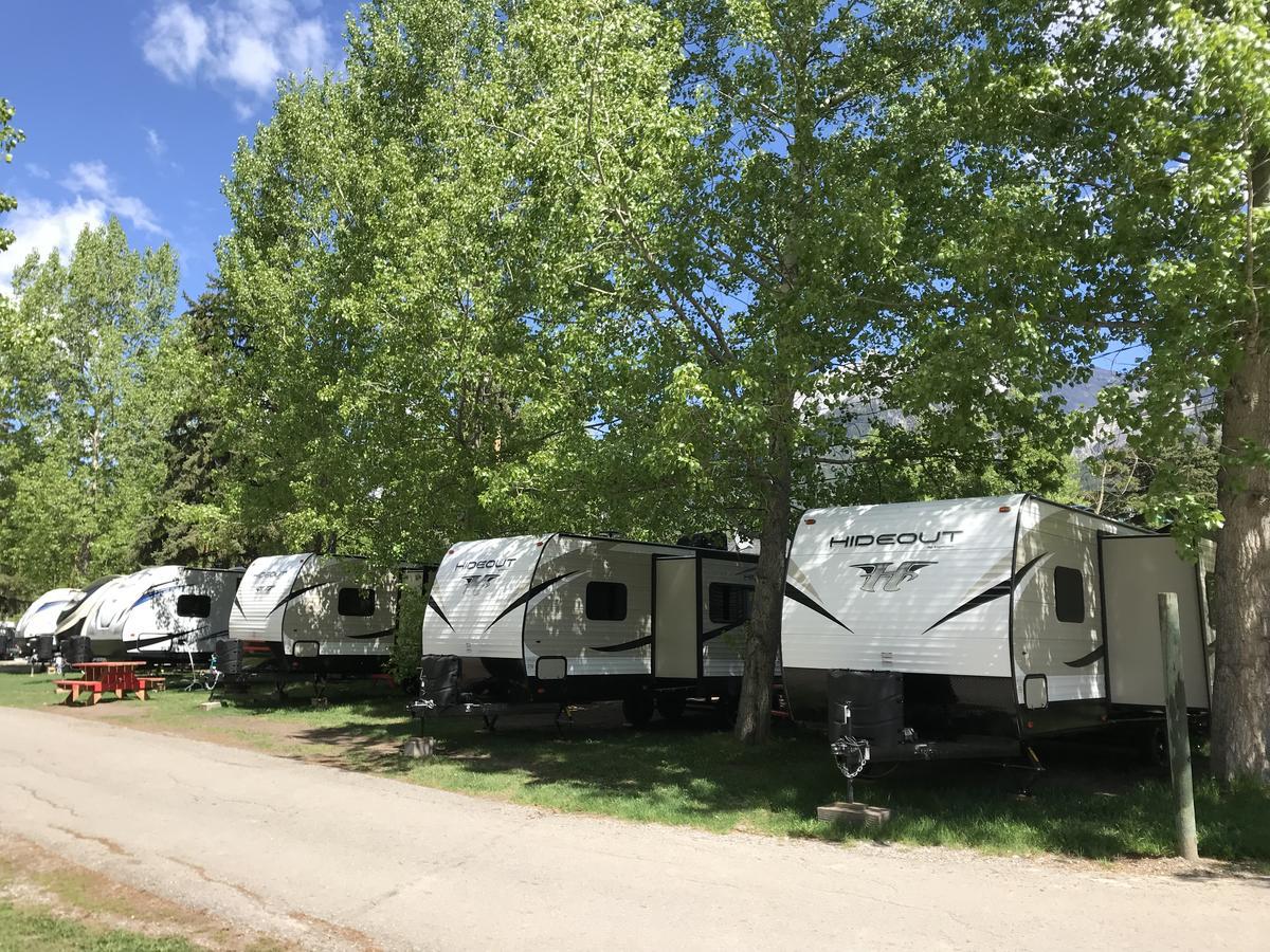 Готель Rundle Mountain Rv Park Кенмор Екстер'єр фото