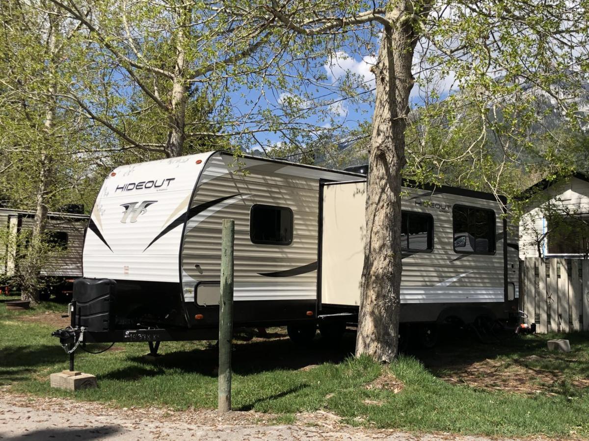 Готель Rundle Mountain Rv Park Кенмор Екстер'єр фото