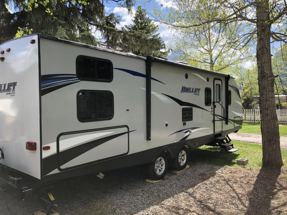 Готель Rundle Mountain Rv Park Кенмор Екстер'єр фото