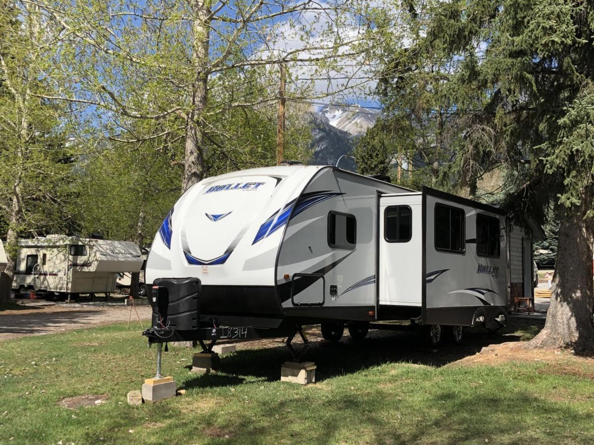 Готель Rundle Mountain Rv Park Кенмор Екстер'єр фото