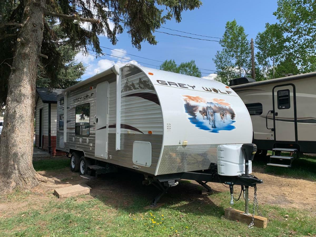Готель Rundle Mountain Rv Park Кенмор Екстер'єр фото